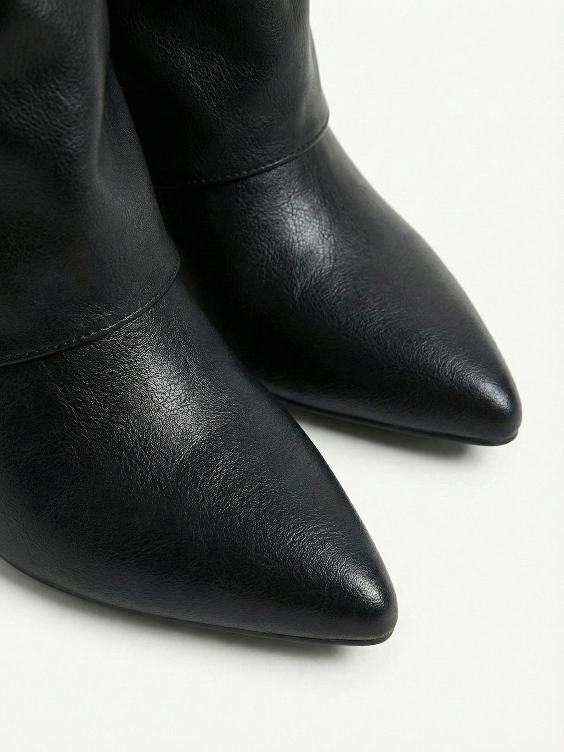 Leeds | Faux Leather High-Slouch Boot